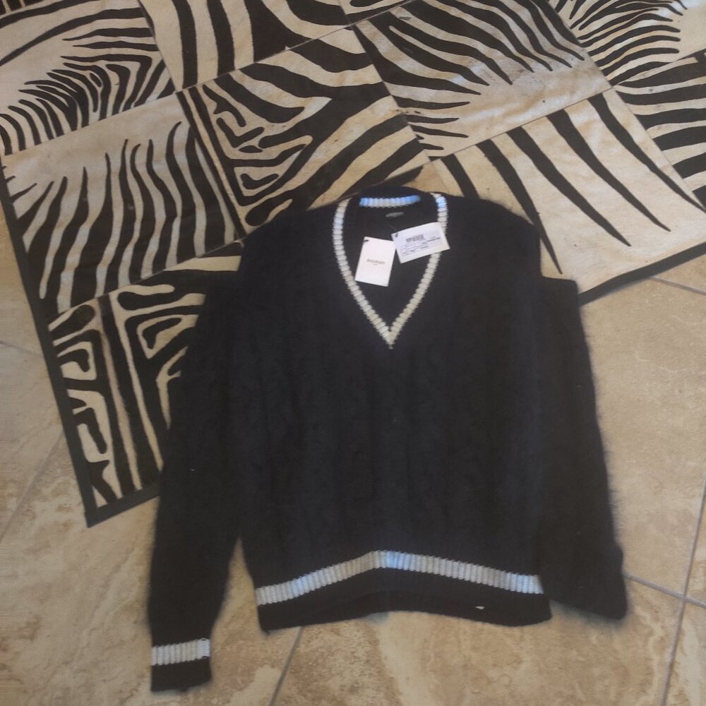 Balmain angora sweater size 40 New oversized $2190.00